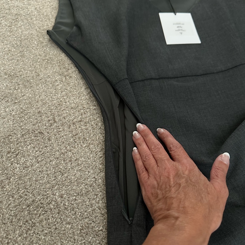 Diane Von Furstenberg NWT Bevin dress, size 6, colour is Night Fall (dark grey) - Picture 7 of 12